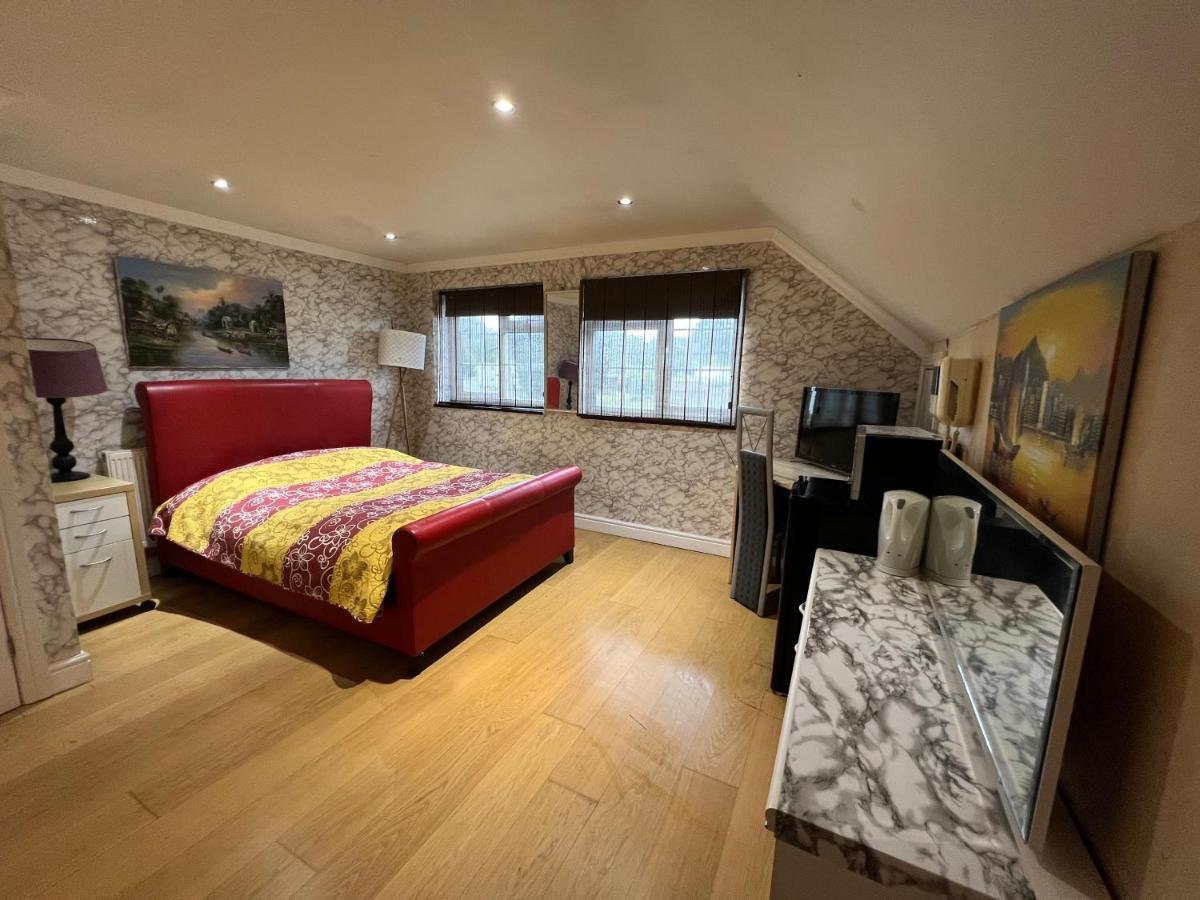 The Caduceus- Residence Chertsey Luaran gambar