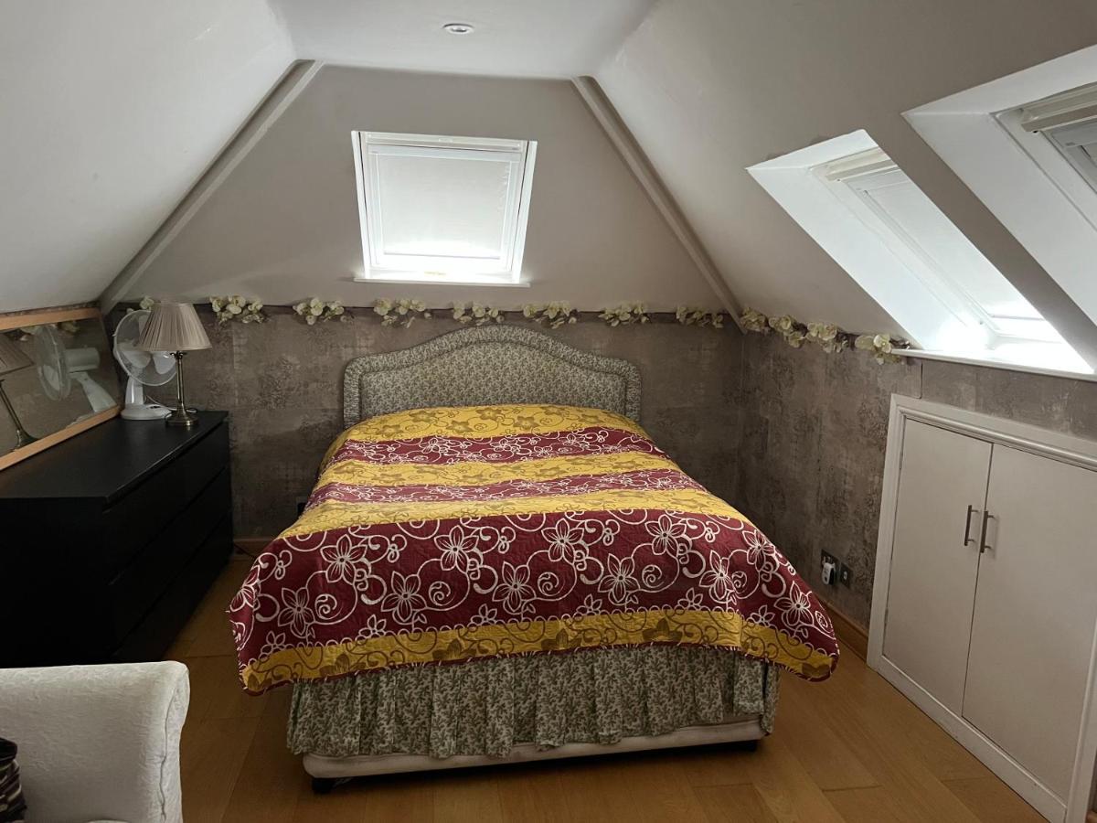 The Caduceus- Residence Chertsey Luaran gambar
