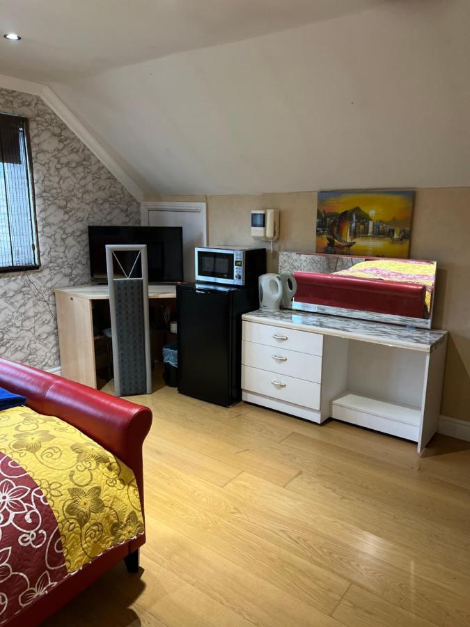 The Caduceus- Residence Chertsey Luaran gambar