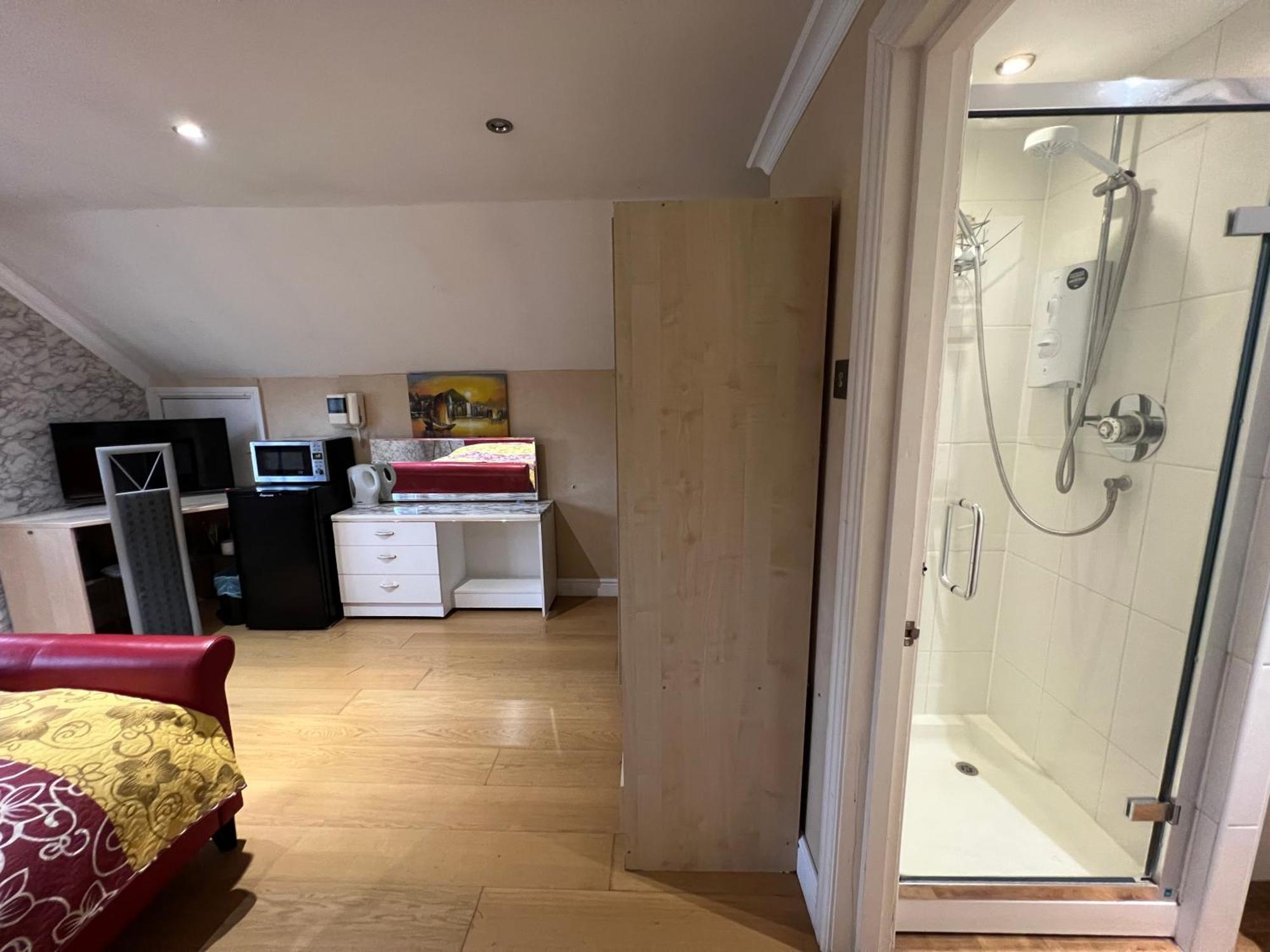 The Caduceus- Residence Chertsey Luaran gambar