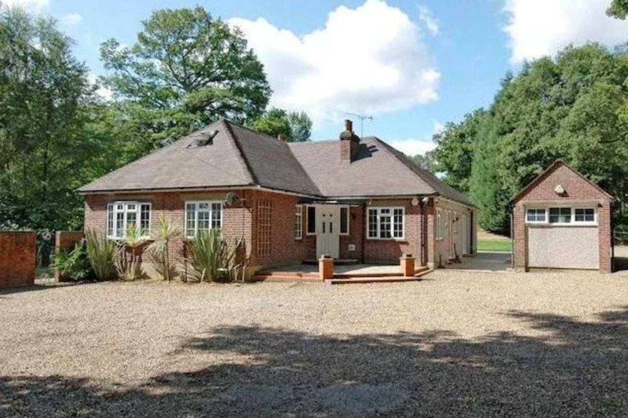 The Caduceus- Residence Chertsey Luaran gambar
